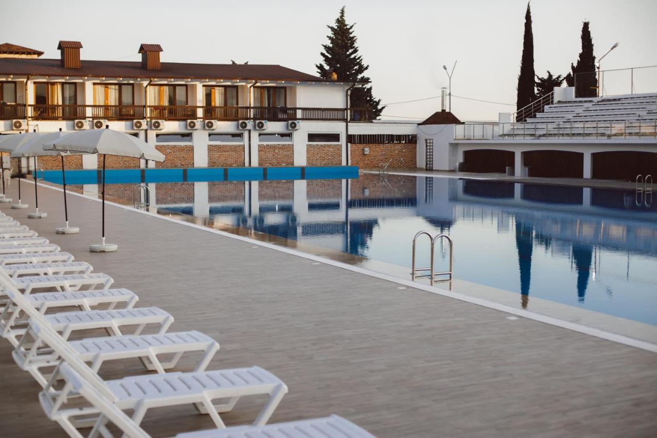 Dem Hotel Soukhoumi Extérieur photo