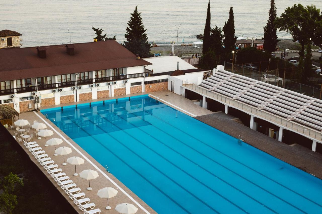 Dem Hotel Soukhoumi Extérieur photo
