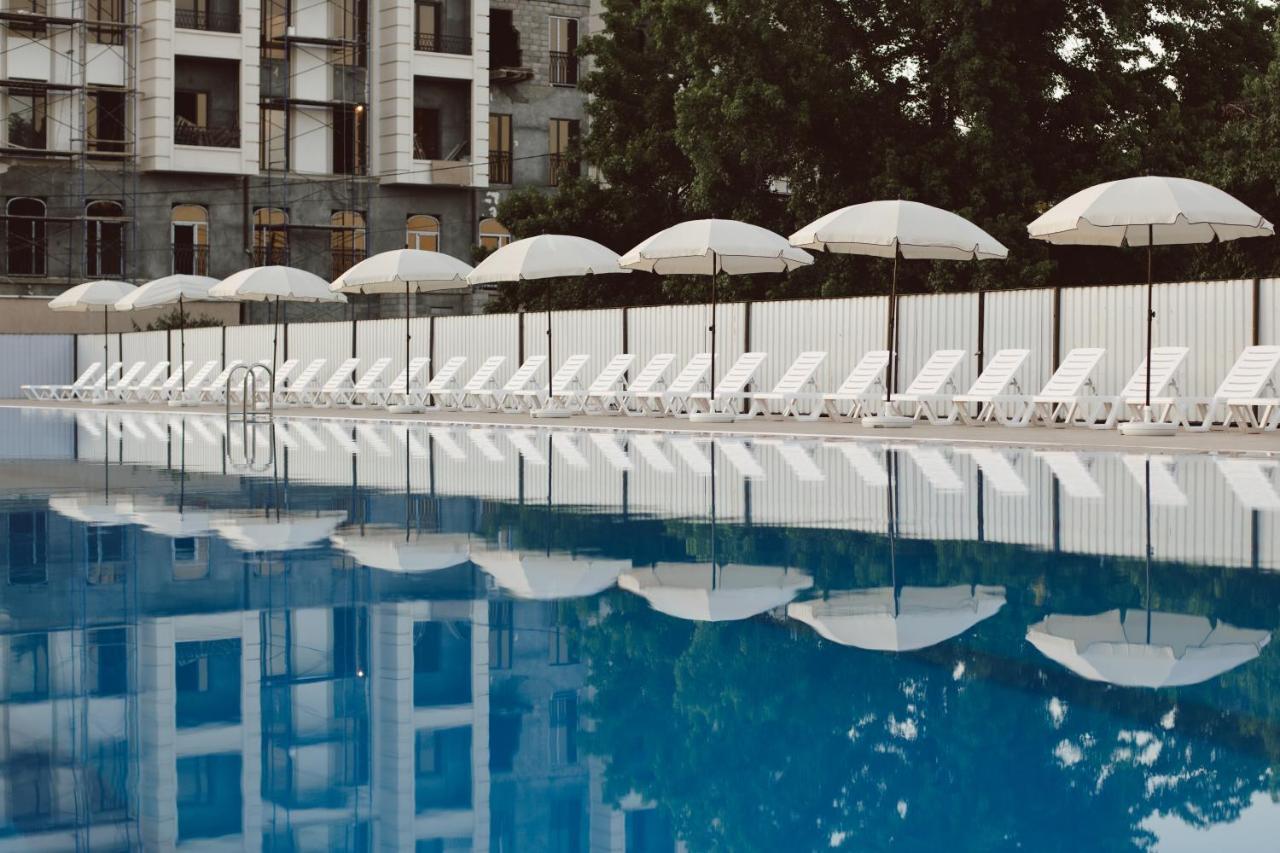 Dem Hotel Soukhoumi Extérieur photo