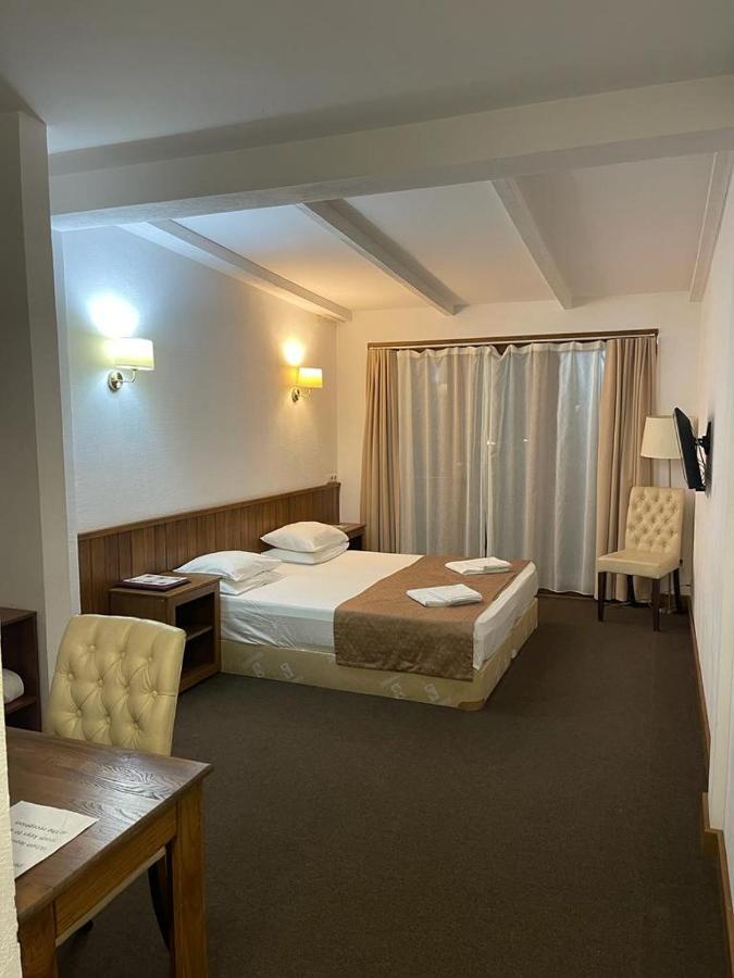 Dem Hotel Soukhoumi Extérieur photo