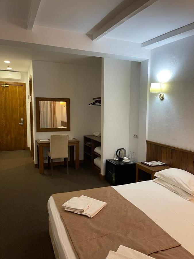 Dem Hotel Soukhoumi Extérieur photo