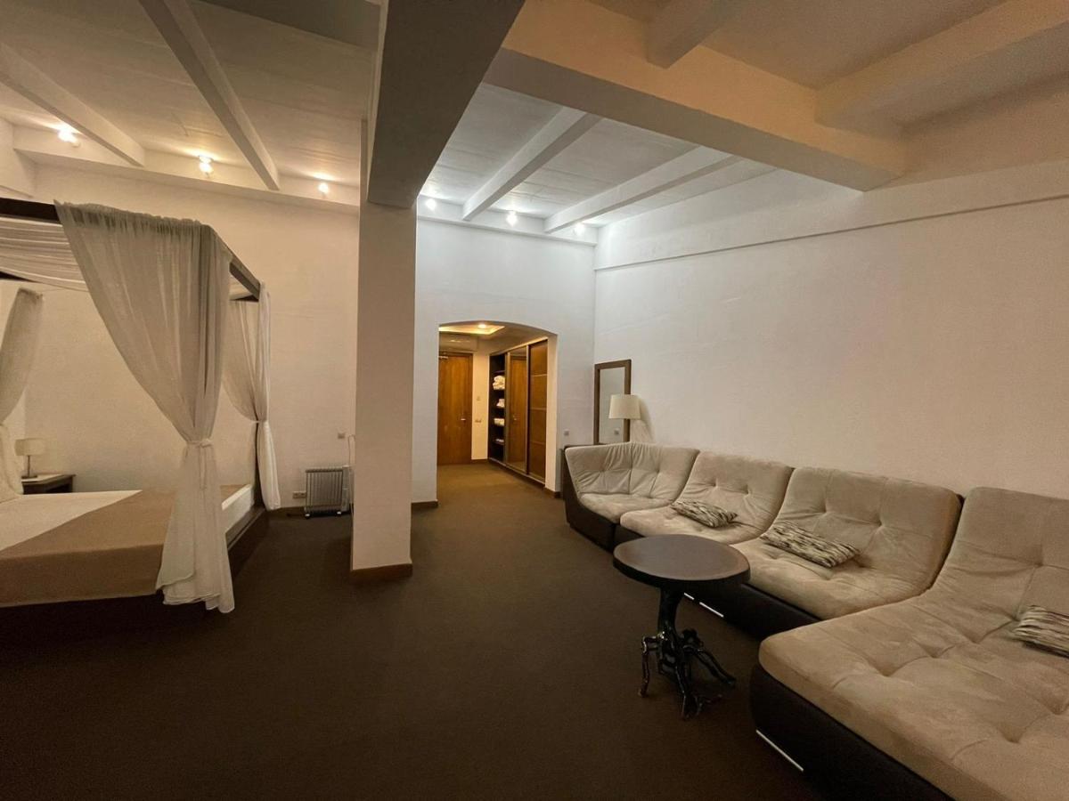 Dem Hotel Soukhoumi Extérieur photo