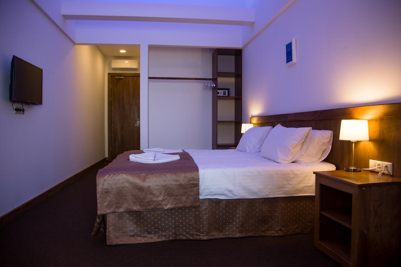 Dem Hotel Soukhoumi Extérieur photo