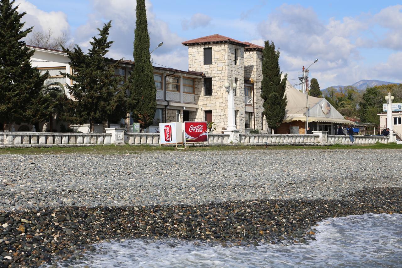 Dem Hotel Soukhoumi Extérieur photo