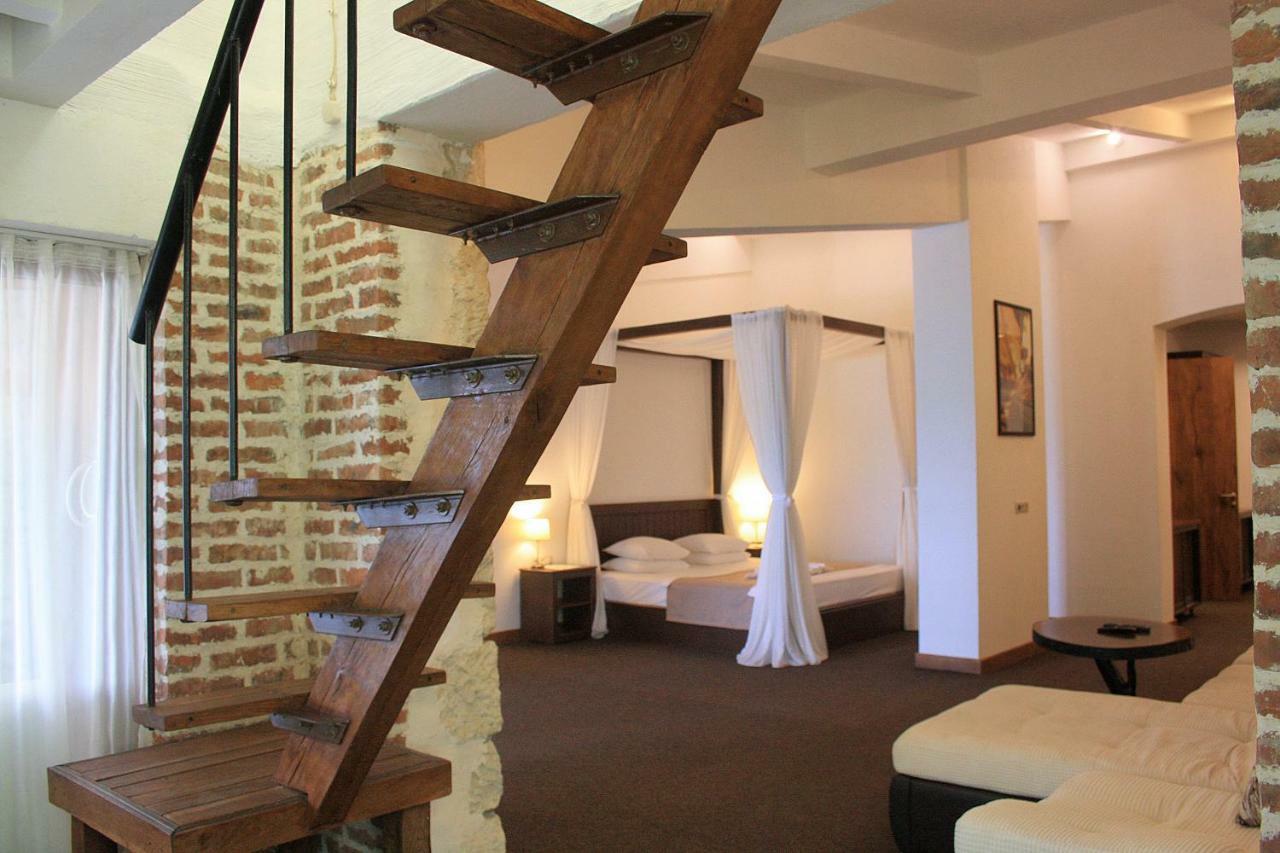 Dem Hotel Soukhoumi Extérieur photo