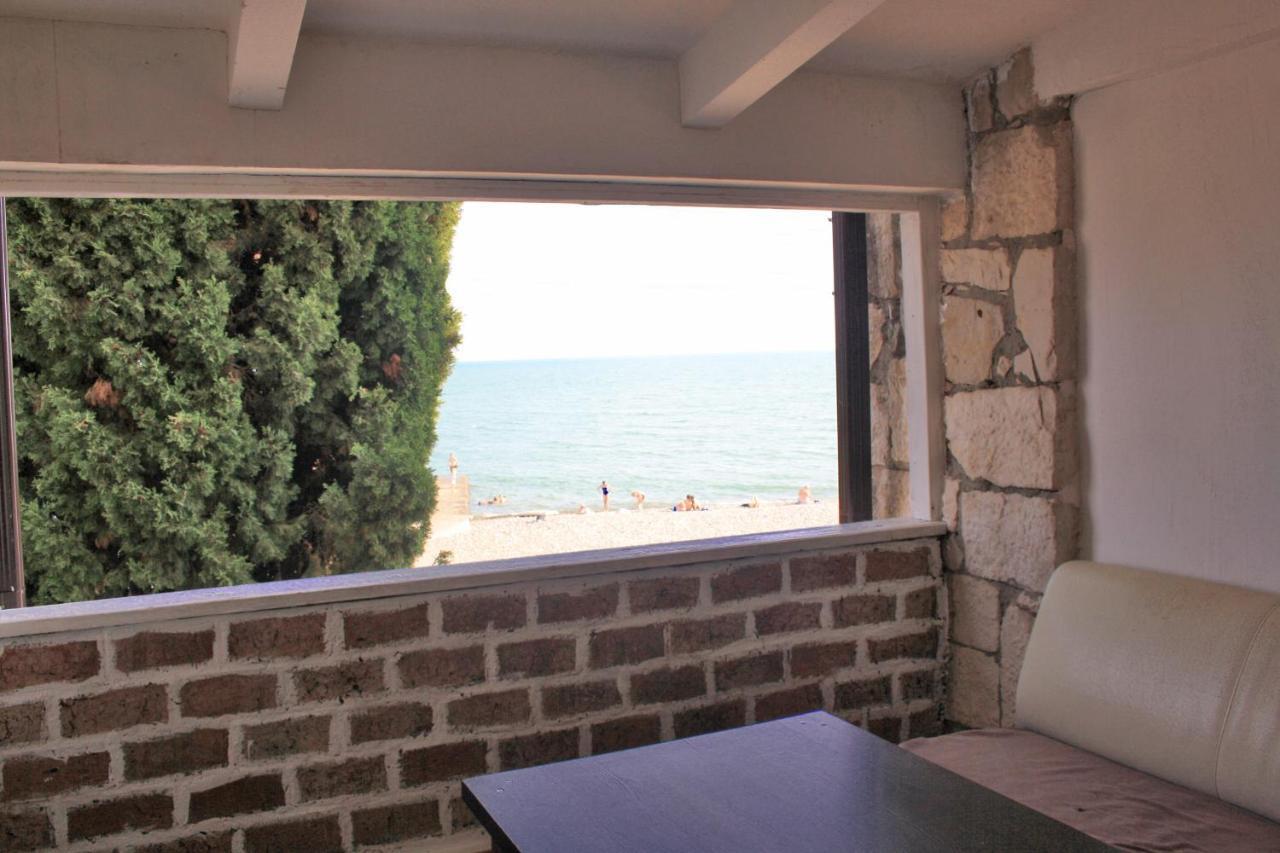 Dem Hotel Soukhoumi Extérieur photo